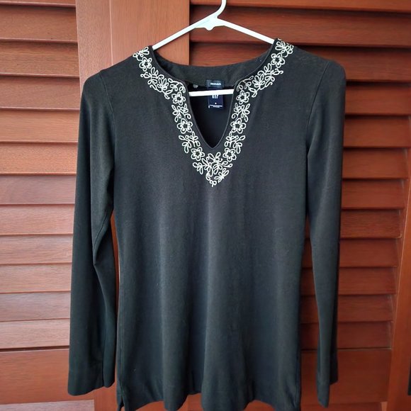 Gap • Embroidered Black Tunic Top, Small - Picture 1 of 4